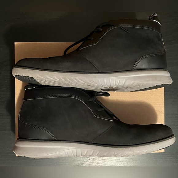 Ugg Men's Union Chukka - Picture 15 of 16